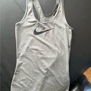 NIKE pro / XS sport camisole